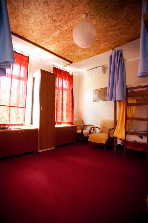 The Wanderers Hostel Shkodër Exteriör bild