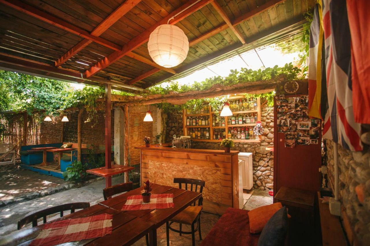 The Wanderers Hostel Shkodër Exteriör bild