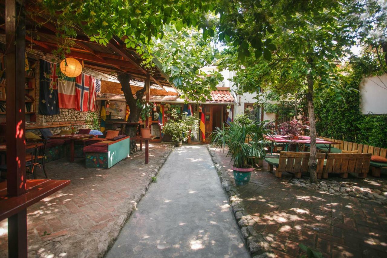 The Wanderers Hostel Shkodër Exteriör bild