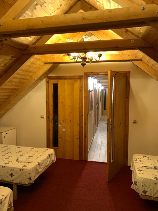 The Wanderers Hostel Shkodër Exteriör bild